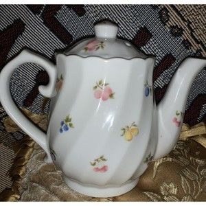 Takahashi San Francisco CA Hand Painted Teapot Tea Pot Nicole Fruit Pattern